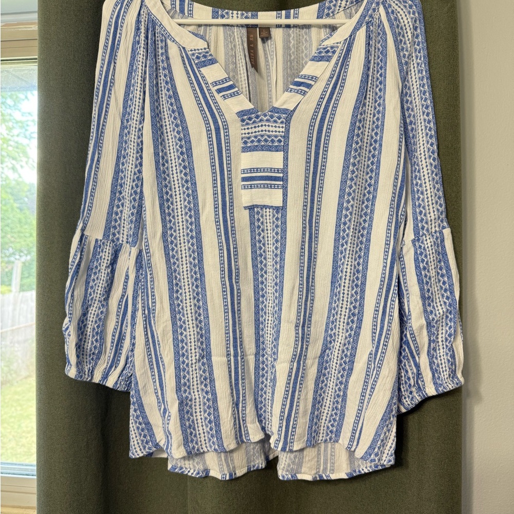 Blue and White 3/4 Sleeve Top - L